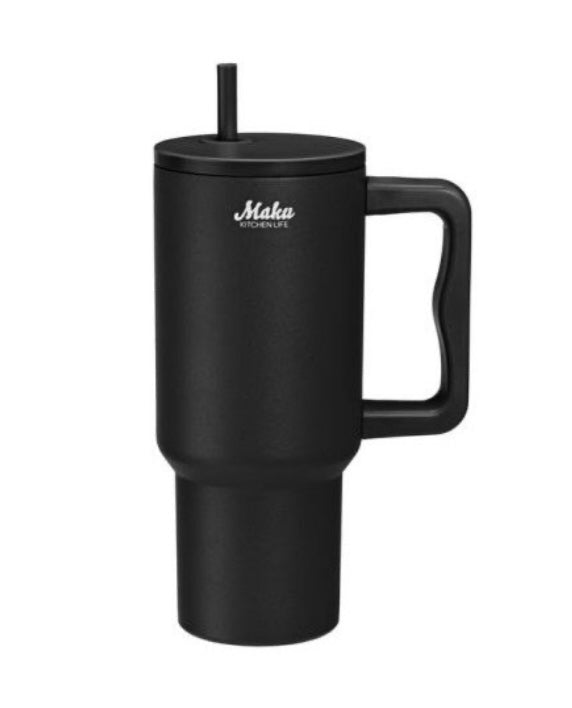 Termokrūze ar salmiņu 900 ml – praktiska, stilīga un vienmēr gatava dzērienam